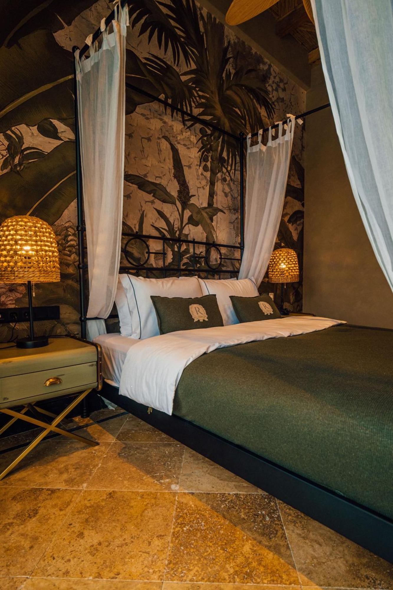 The Remote Hotel ซารีเจอร์เม ภายนอก รูปภาพ